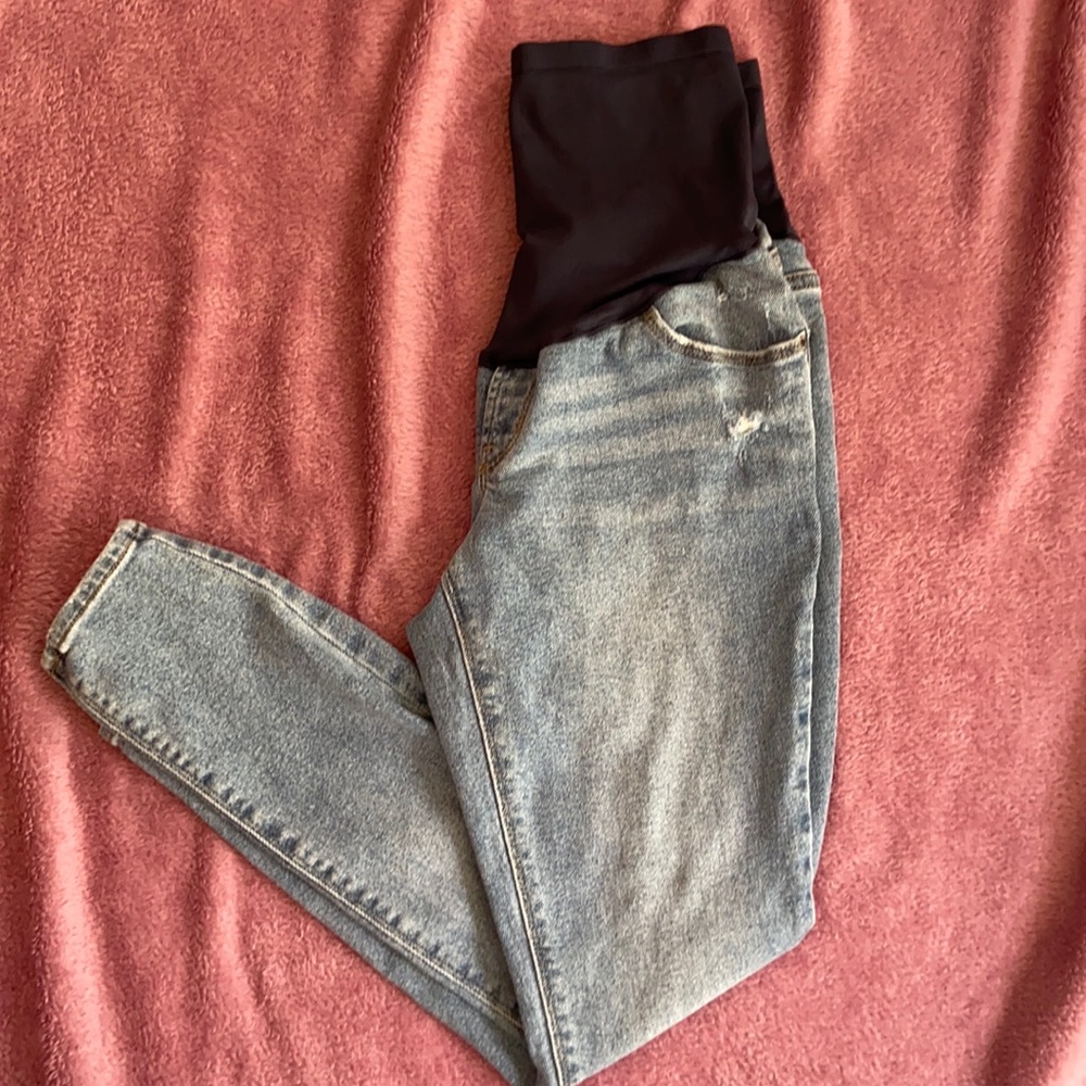 Old Navy Maternity Rockstar Super Skinny Jeans